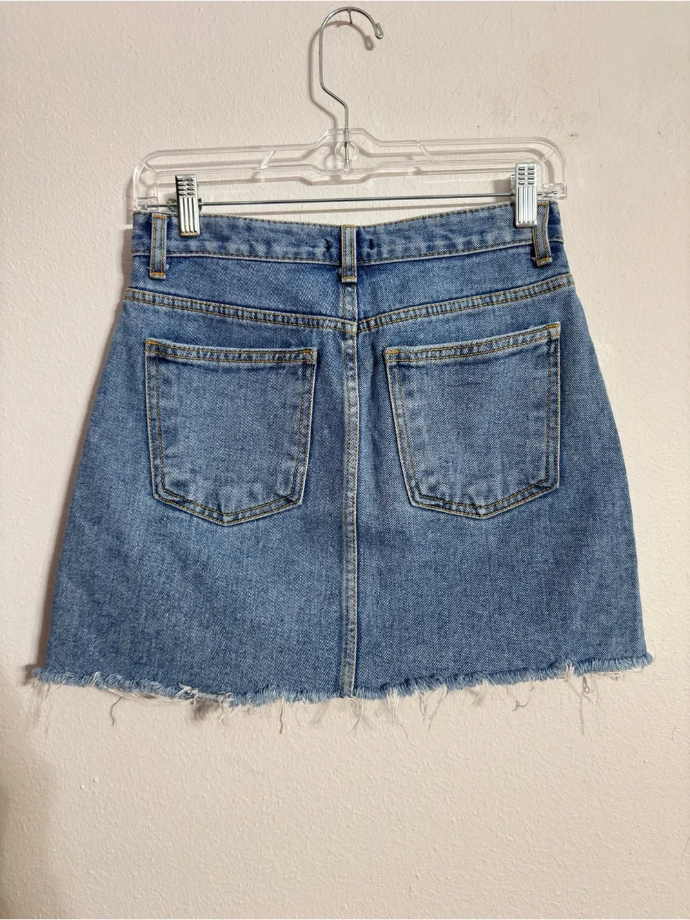 Limited  • Classic Blue Denim Mini Skirt • Casual Raw Hem • Women’s Size 4
